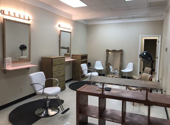 S 2 S Glam Bar Hair Salon - Philadelphia, MS