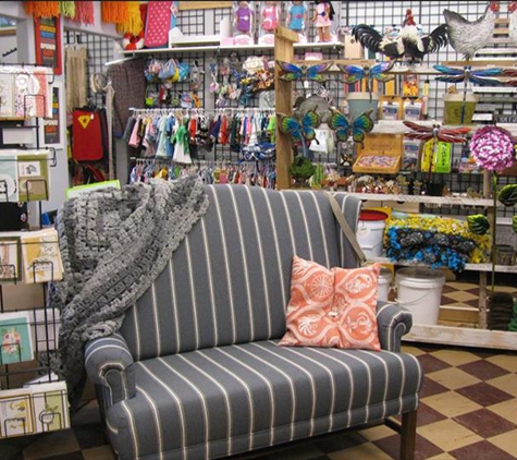 Furniture Re-Do & Gifts - Cresco, IA