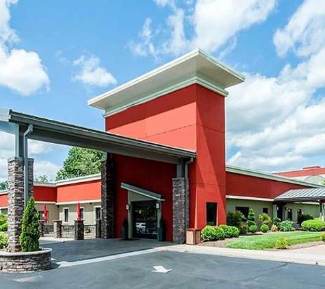 Days Inn & Suites by Wyndham Johnson City - Johnson City, TN