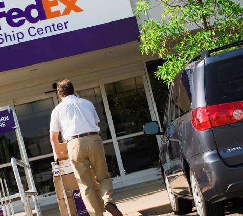 FedEx Ship Center - Charlotte, NC