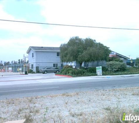 U-Haul Neighborhood Dealer - Fontana, CA