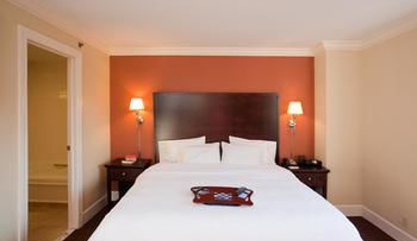 Hampton Inn & Suites Stamford - Stamford, CT