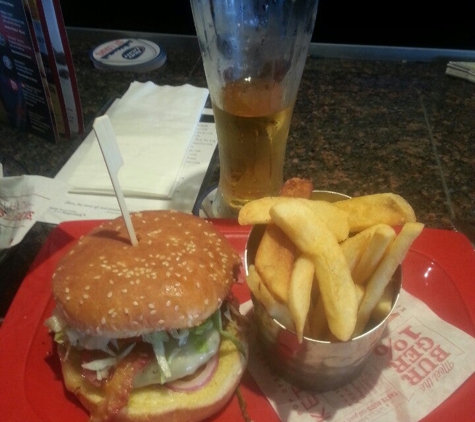 Red Robin Gourmet Burgers - Saint Peters, MO