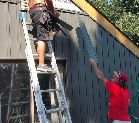 Mills Roofing & Home Improvement - Vinton, VA. almost finished on top