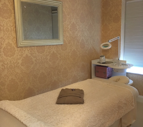 Villa Nail Spa - Old Saybrook, CT