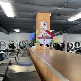 Megawash Laundromat - Carmichael, CA