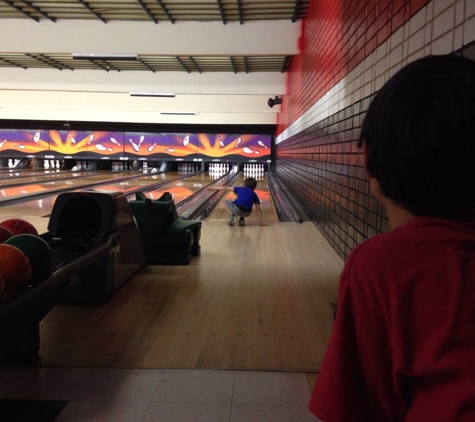 AMF Bowling Square Lanes - Arcadia, CA