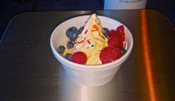 Glaciers Frozen Yogurt - Yakima, WA