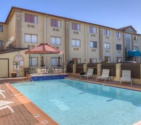 Orangewood Inn & Suites - Austin, TX