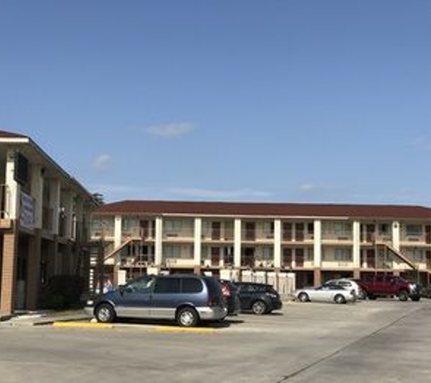 Red Roof Inn - San Antonio, TX