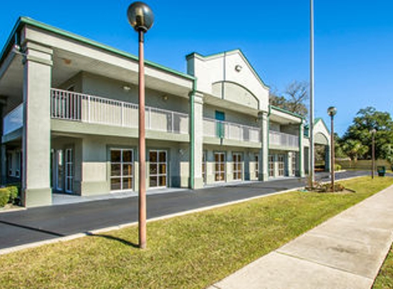 Quality Inn & Suites near Panama City Beach - Panama City, FL