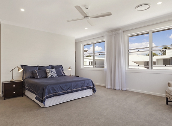Bradnam's Windows & Doors - Kings Park, NSW. Aluminium Double Hung Window