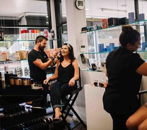 Headlines Hair & Beauty - Torquay, QLD