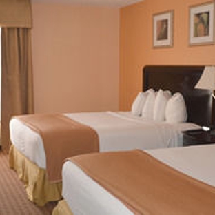 Baymont Inn & Suites - East Windsor, CT