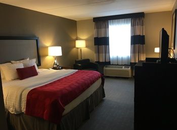 Ramada by Wyndham Des Moines Airport - Des Moines, IA