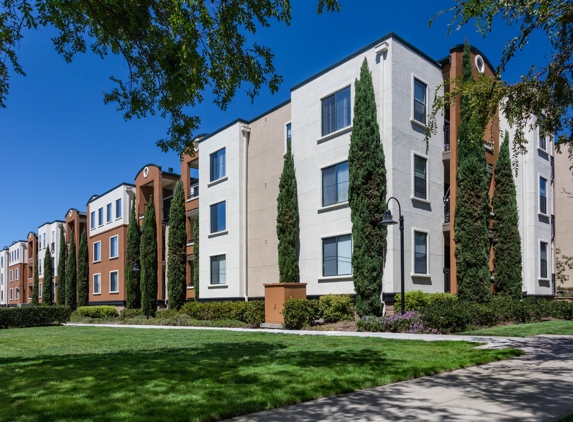 Bridgepointe Rental Condominiums Apartments - San Mateo, CA