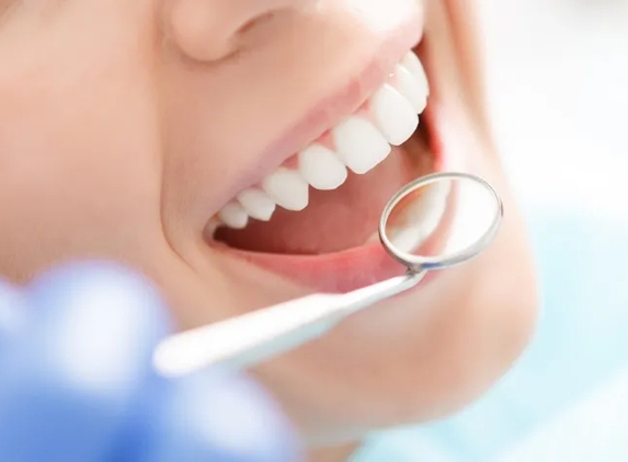 Geelong Denture Care Centre - Geelong, VIC