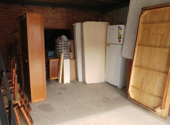 Ron's Removals And Storage Wagga Wagga - Ashmont, NSW. Belongings packed in the unit