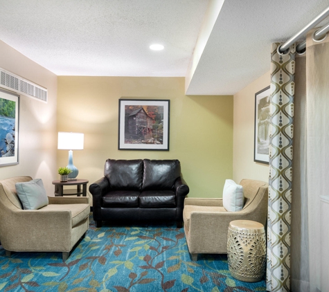 Candlewood Suites Washington Dulles Sterling - Sterling, VA