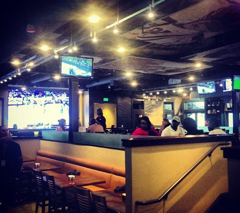 Manning's Sports Bar and Grill - New Orleans, LA