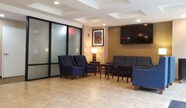 Days Inn by Wyndham Brooklyn Marine Park - Brooklyn, NY