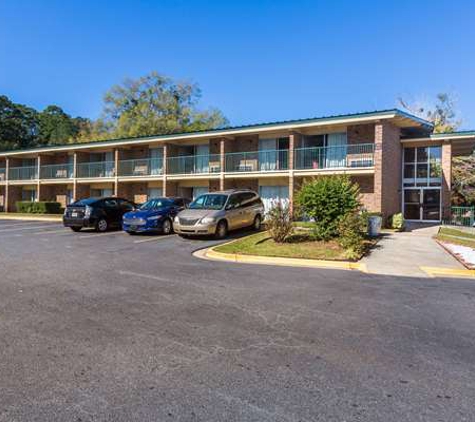 Super 8 by Wyndham Macon GA - Macon, GA