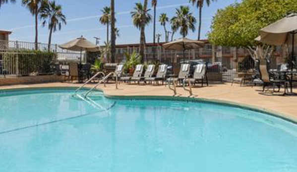 Quality Inn & Suites Phoenix NW - Sun City - Youngtown, AZ