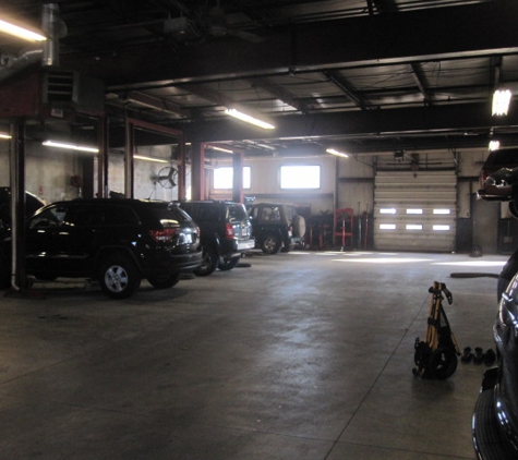 Service Center - Station Chrysler Jeep - Mansfield, MA