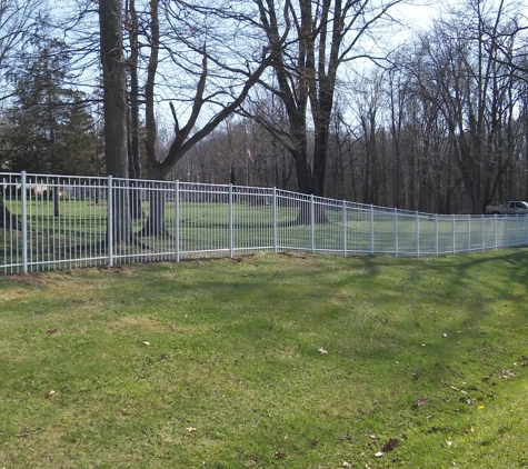 Knickerbocker fence and deck - Norvell, MI