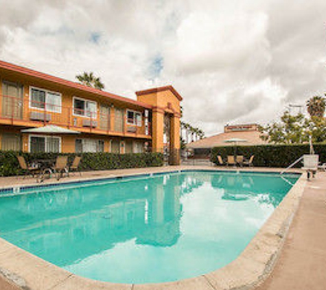 Quality Inn & Suites - Escondido, CA