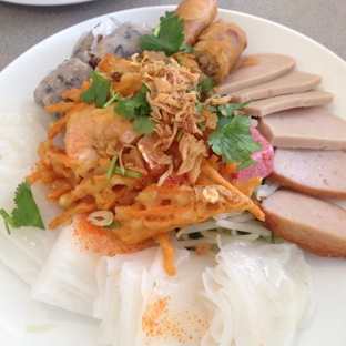 Banh Cuon Tay Ho - Sacramento, CA