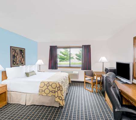 Baymont Inn & Suites - Marshalltown, IA