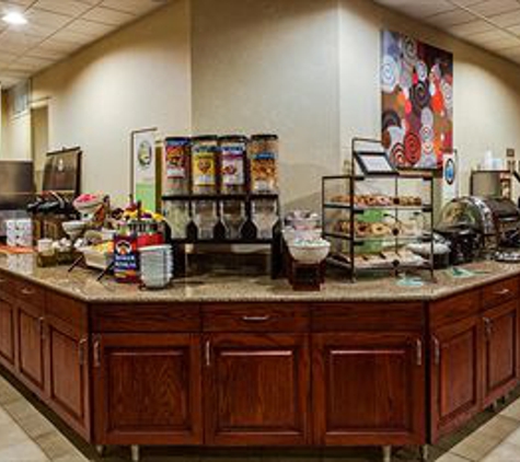 Country Inns & Suites - Crystal Lake, IL