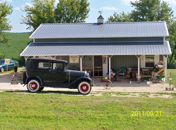 Heavens Hill Antique's and More - Guttenberg, IA