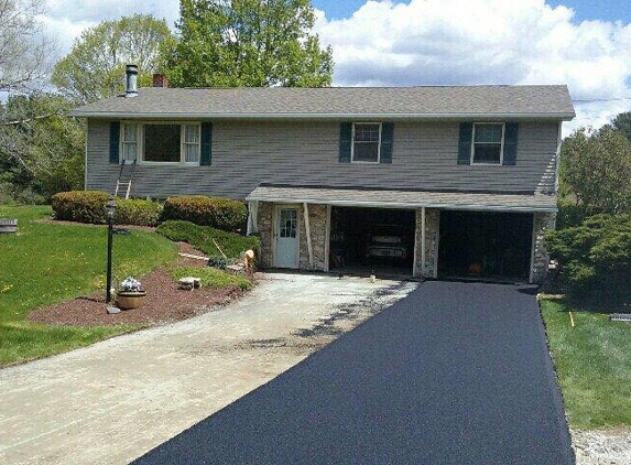 G W Paving Inc - Rutland, VT. Rutland, Vermont residential driveway 