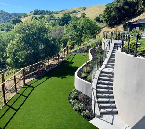 Blades of Glory, Synthetic Lawns & Putting Greens - Walnut Creek, CA. Backyard transformation with fake grass