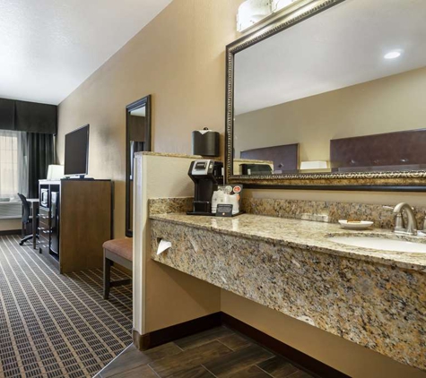 Best Western Plus Yakima Hotel - Yakima, WA