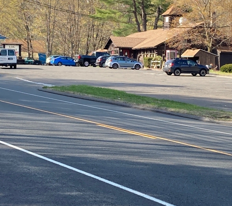 Log House Restaurant - Barkhamsted, CT