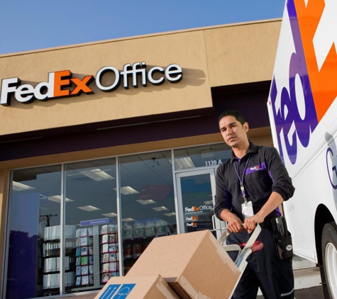 FedEx Office Print & Ship Center - Memphis, TN