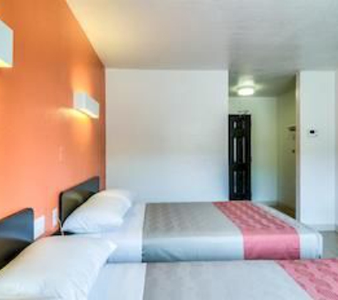 Motel 6 - Arlington Heights, IL