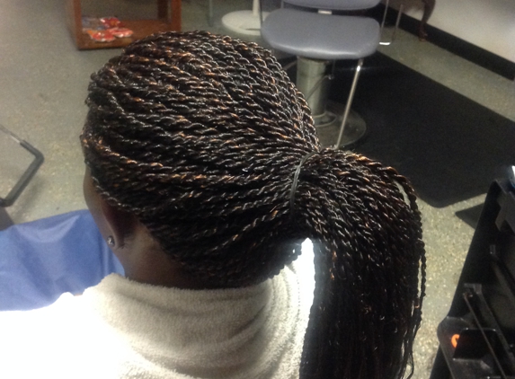 Braids & Boutique - Durham, NC