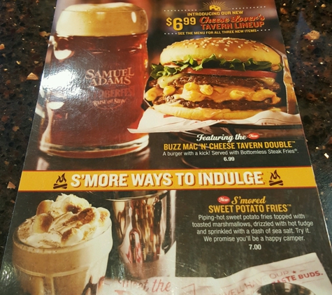 Red Robin Gourmet Burgers - Lakewood, CA