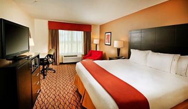 Holiday Inn Express & Suites Pearsall - Pearsall, TX