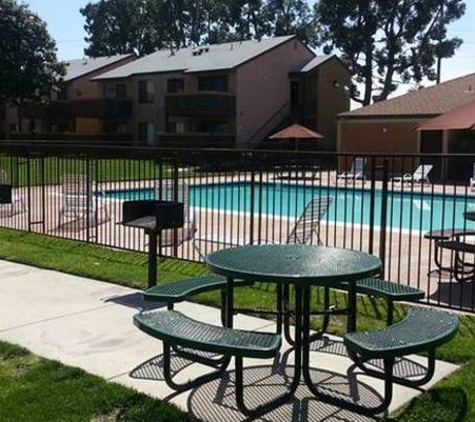 Ascot Park Apartments - San Bernardino, CA