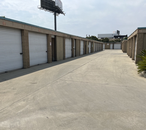 US Storage Centers - Pomona, CA