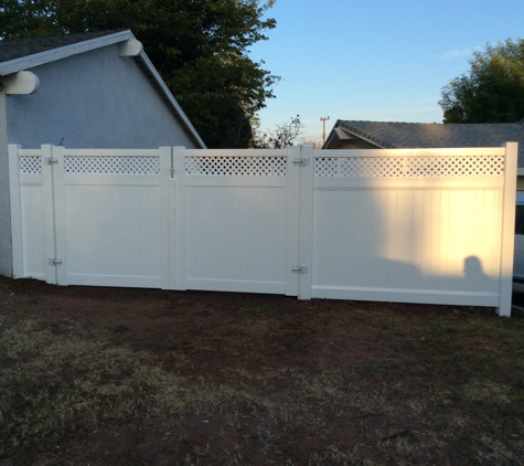 westcoast vinyl fence - Westlake village, CA