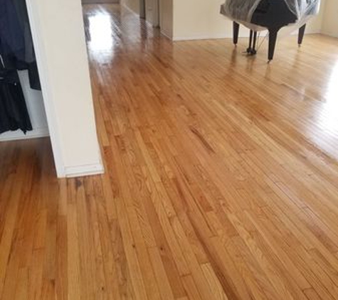 Almaraz Hardwood Flooring - Aurora, IL