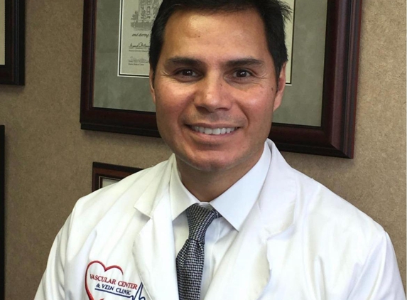 Vasquez Ricardo MD - Vascular Center and Vein Clinic of Southern Indiana - Bloomington, IN