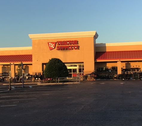 Tractor Supply Co - Okeechobee, FL