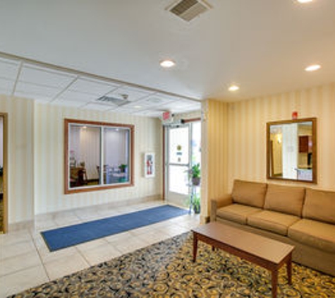 Cobblestone Inn & Suites - Clintonville, WI